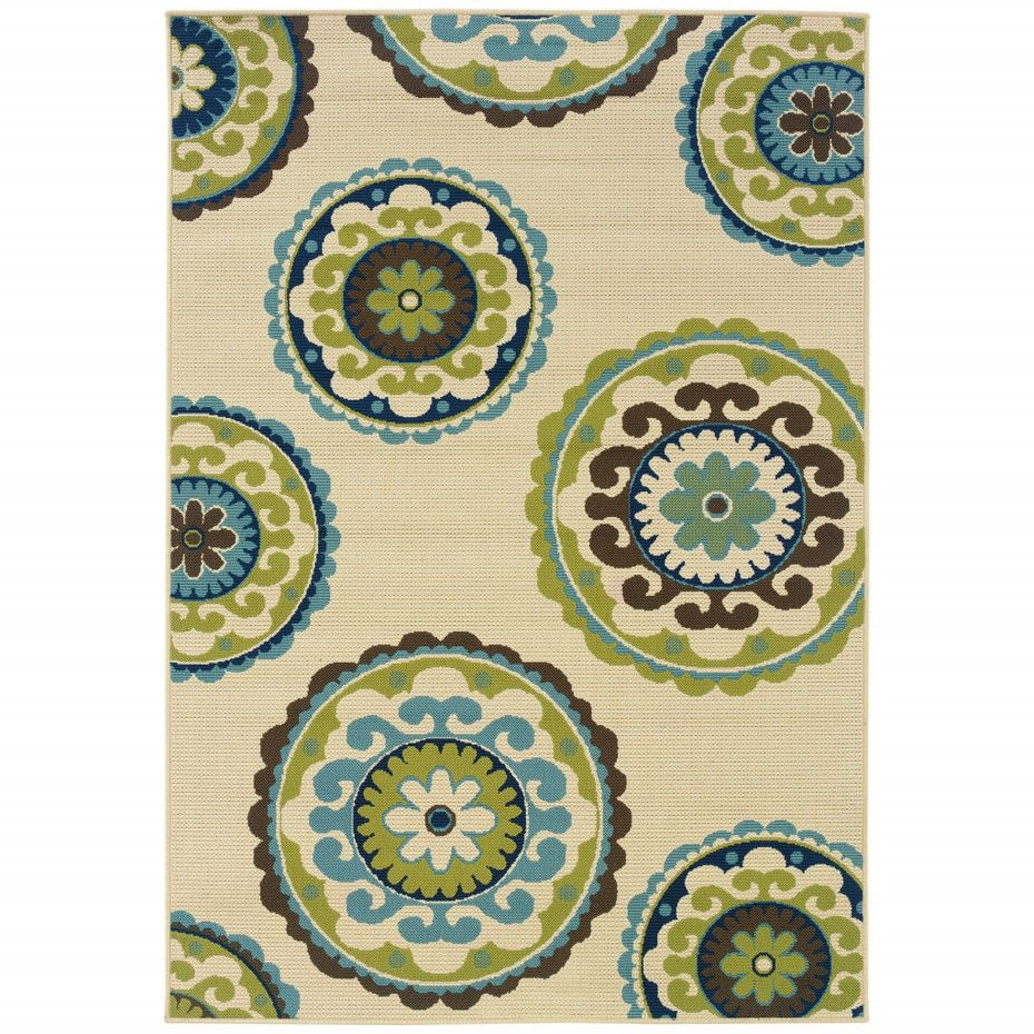 4' X 6' Floral Indoor / Outdoor Area Rug - Green / Ivory