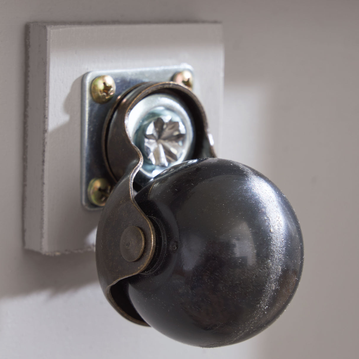 Loyaska - Grayish Brown / White - Lift Top Cocktail Table by Signature Design by Ashley® | Bel Furniture