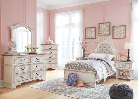Realyn - Dresser - view 23