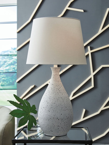 Wyattford - Metal Table Lamp - White / Black - view 4