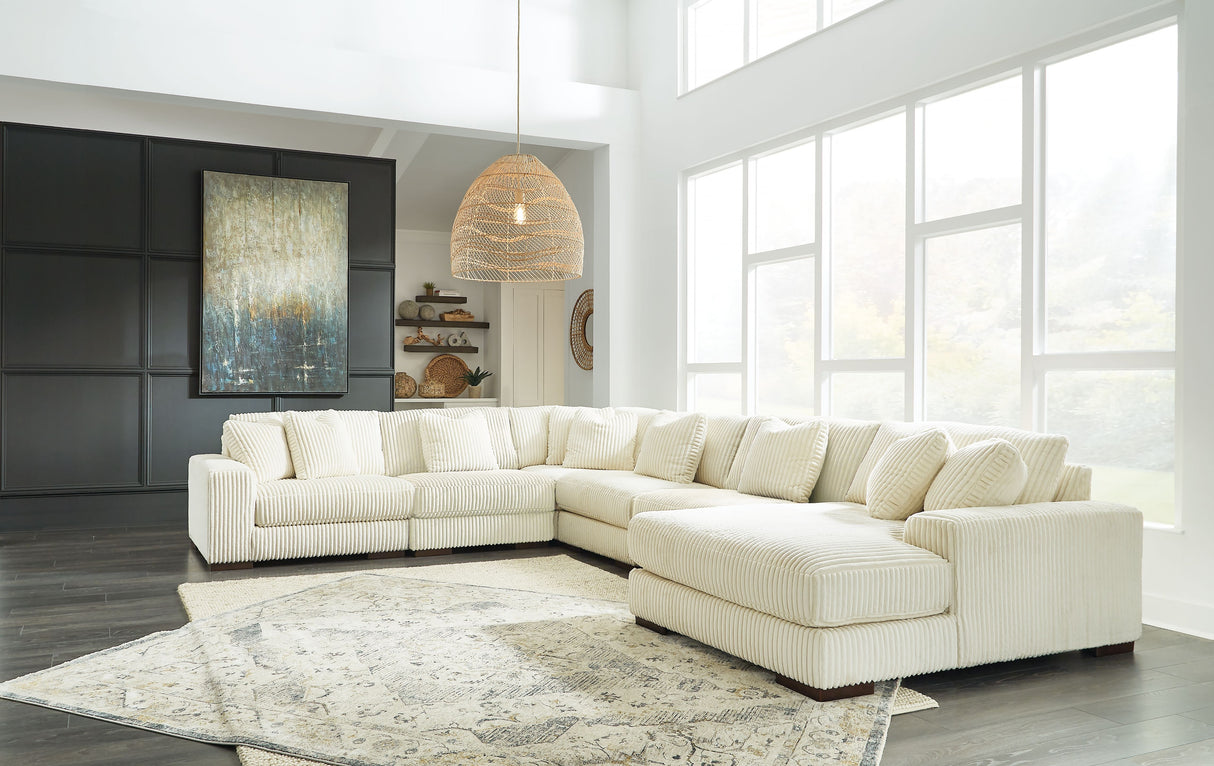 Lindyn - Sectional by Signature Design by Ashley® | Bel Furniture
