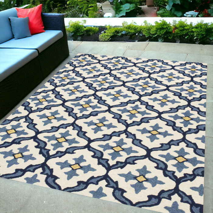 5' X 7' Geometric Mosaic Indoor / Outdoor Area Rug - Ivory / Blue