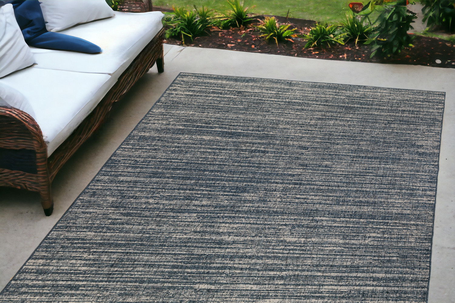 4' X 6' Striped Stain Resistant Indoor / Outdoor Area Rug - Gray / Blue