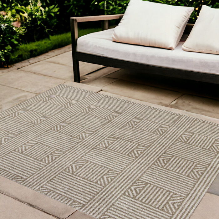 8' X 11' Machine Woven UV Treated Abstract Lines Indoor / Outdoor Area Rug - Beige