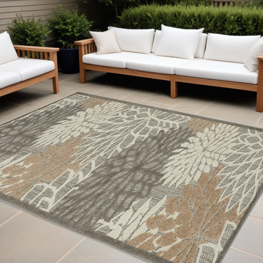 8' X 11' Floral Outdoor / Indoor Area Rug - Gray / Ivory