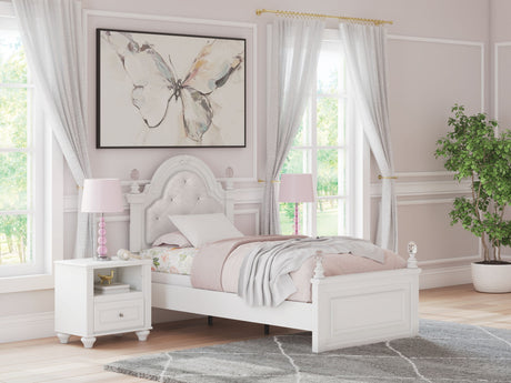 Kozlani - Upholstered Panel Bed - view 11
