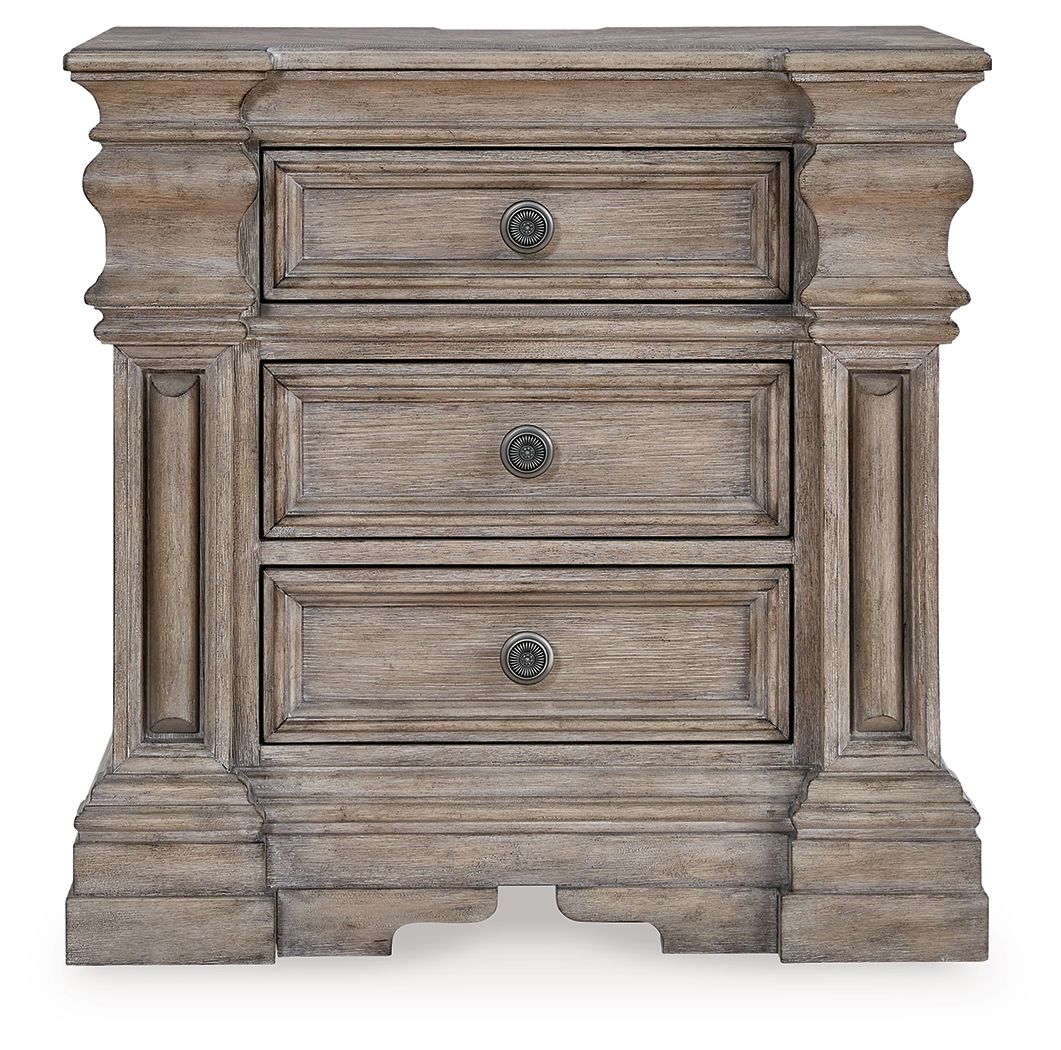 Blairhurst - Light Grayish Brown - Three Drawer Night Stand by Signature Design by Ashley® | Bel Furniture