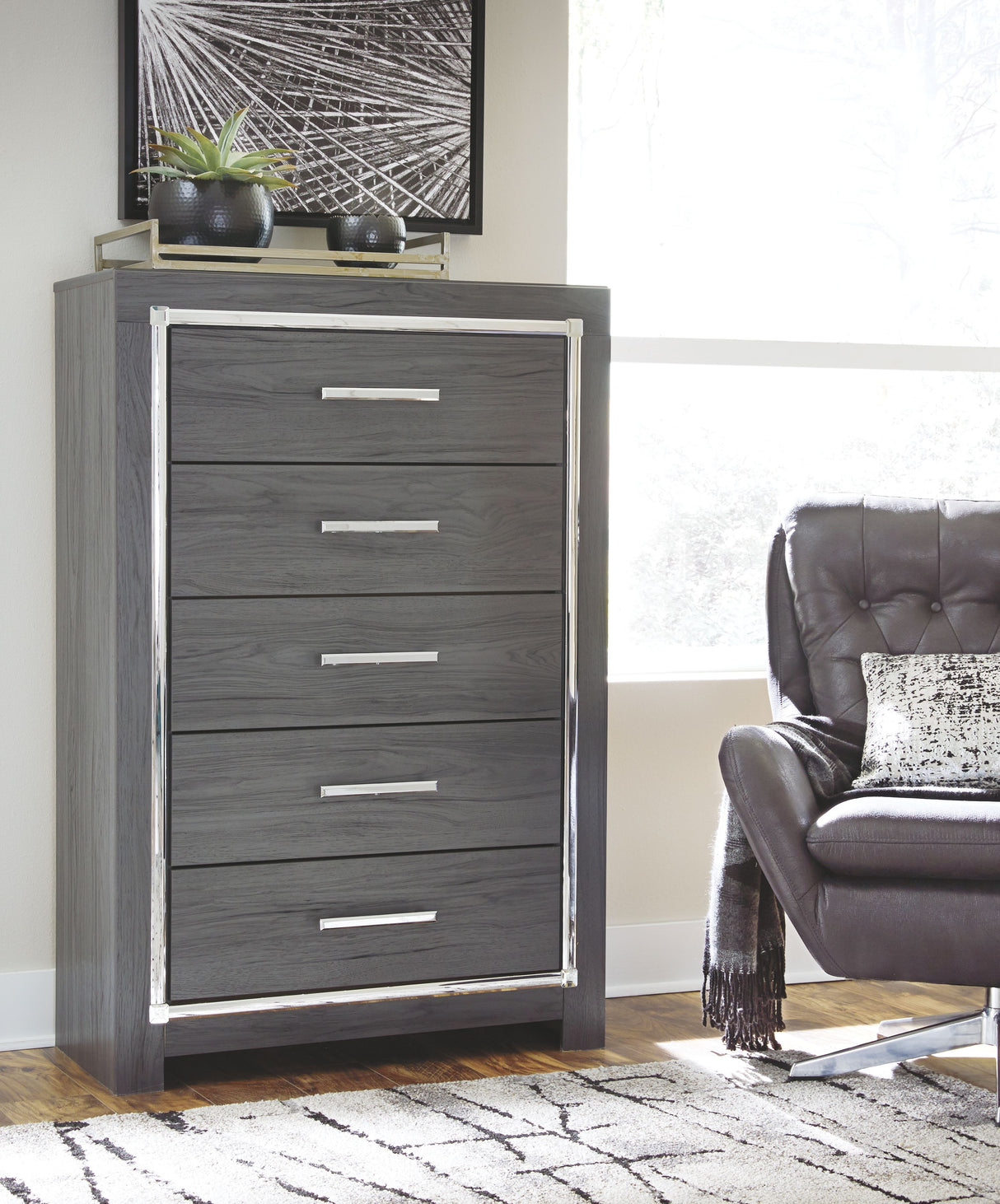 Lodanna - Gray - Five Drawer Chest by Signature Design by Ashley® | Bel Furniture