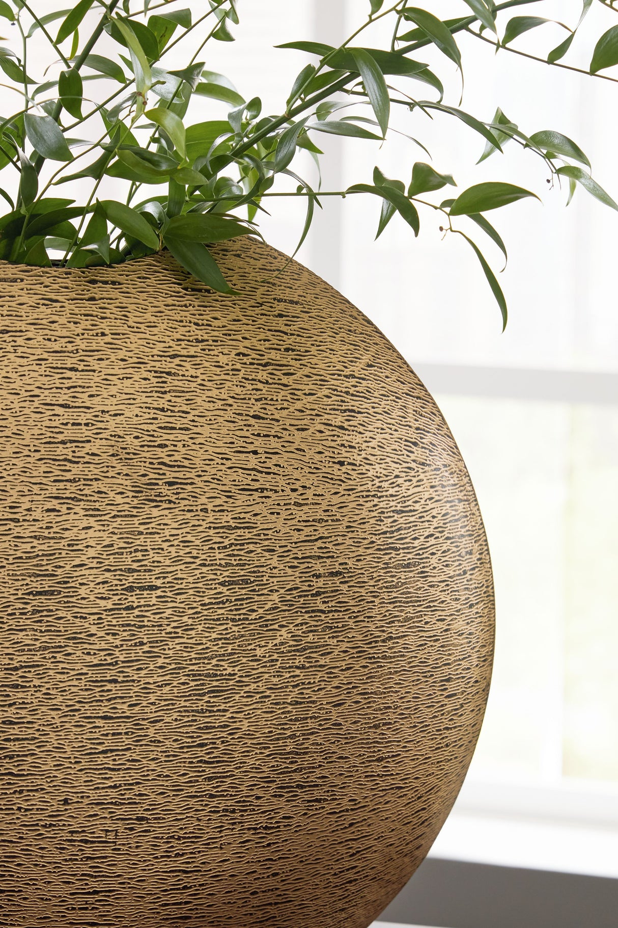 Iansboro - Vase by Signature Design by Ashley® | Bel Furniture