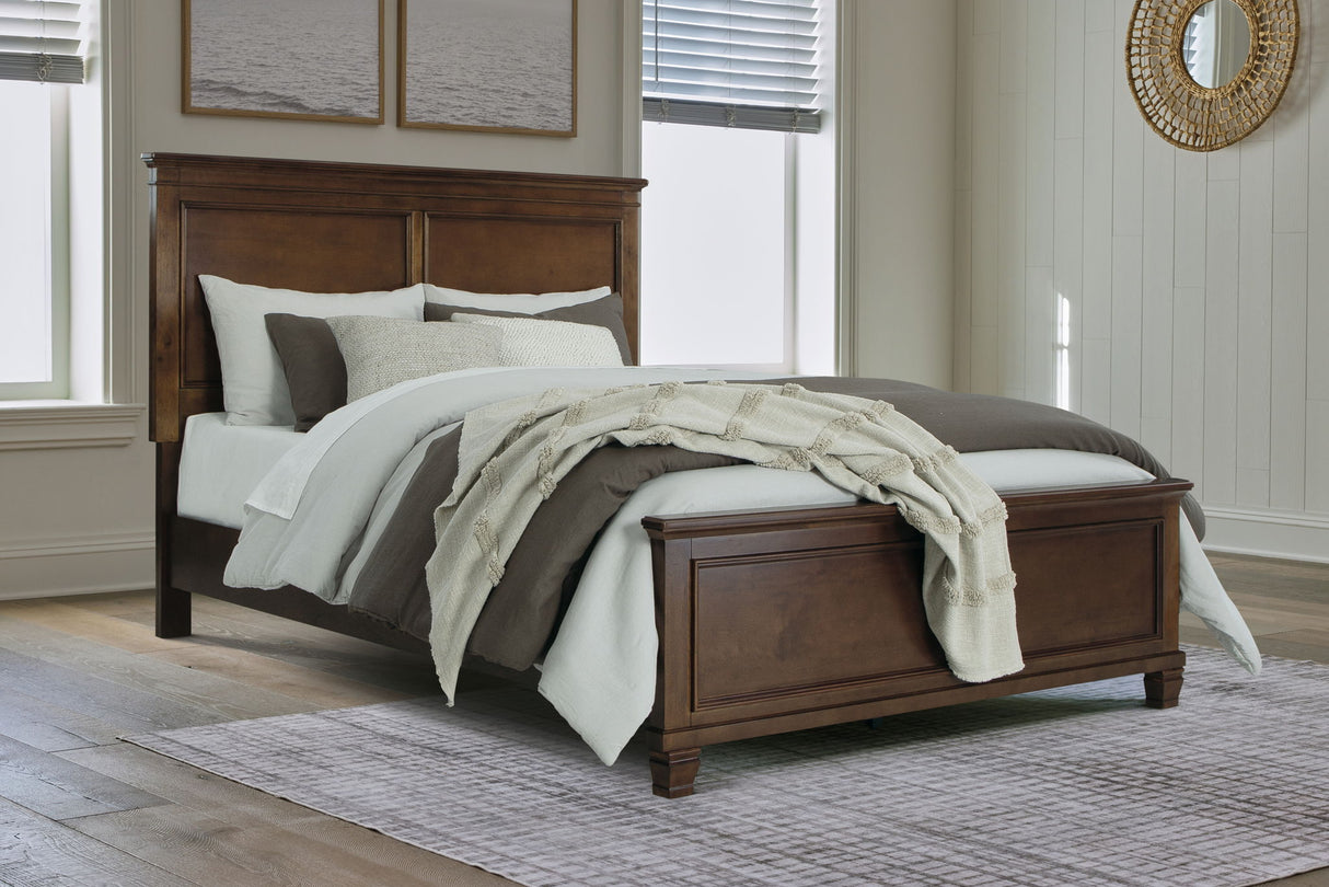 Danabrin - Queen Panel Bed - Brown