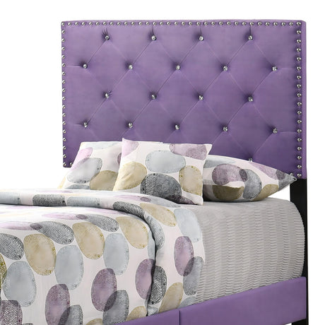 Luxurious Upholstered Bed - view 107