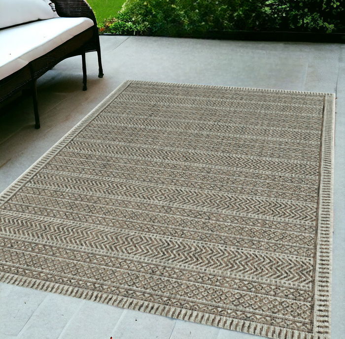 5' X 7' Machine Woven UV Treated Tribal Indoor / Outdoor Area Rug - Mocha