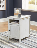 Treytown - Chair Side End Table by Signature Design by Ashley® | Bel Furniture