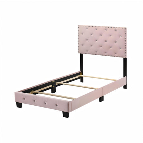Luxurious Upholstered Bed - view 109
