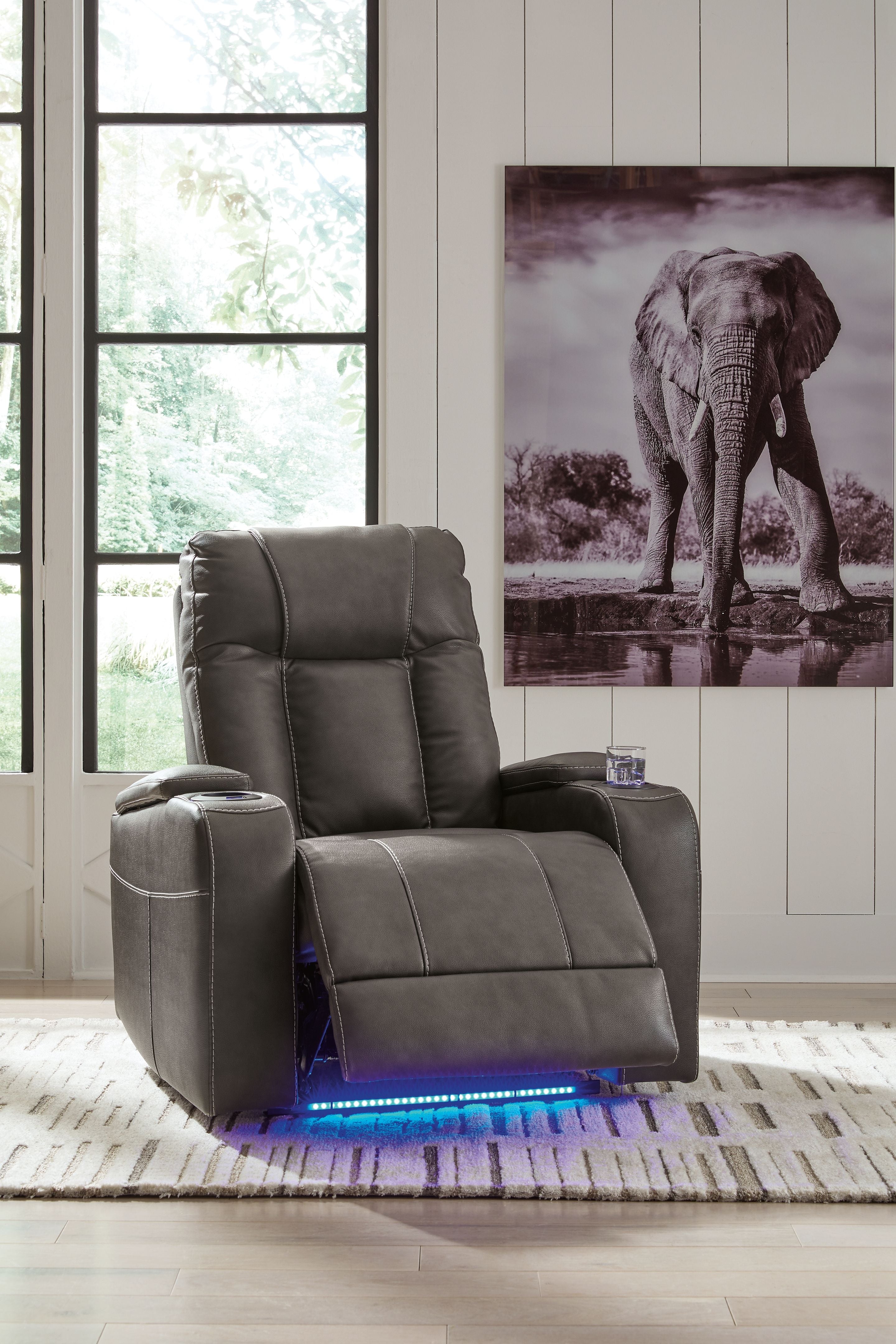 【エレファント様】チェアA Feazada - Power Recliner With Adj Headrest - Reclining Chairs by Signa