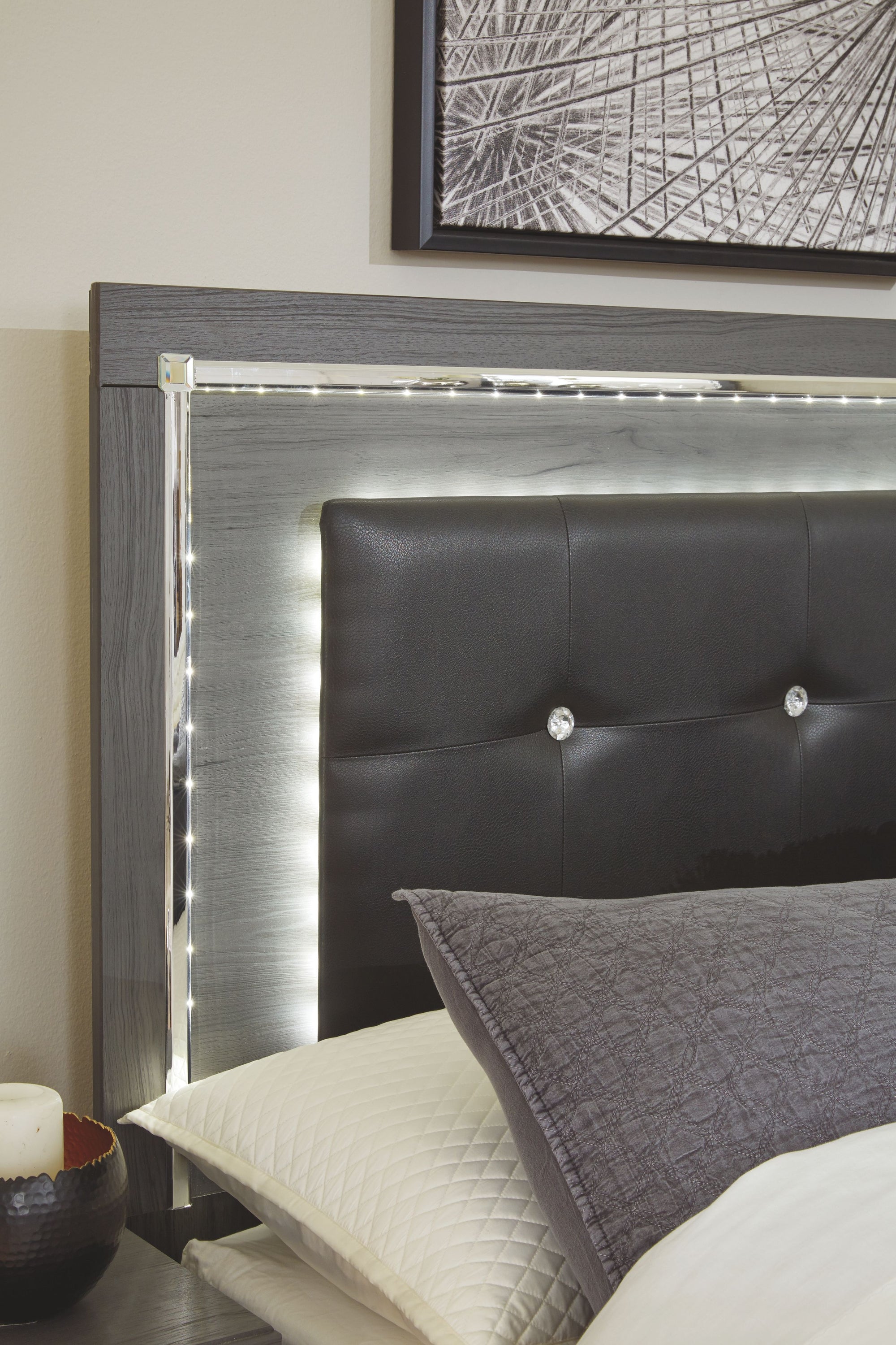 Lodanna - Upholstered Panel Bed