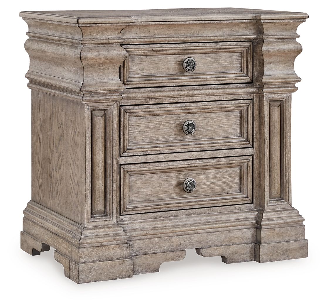 Blairhurst - Light Grayish Brown - Three Drawer Night Stand by Signature Design by Ashley® | Bel Furniture