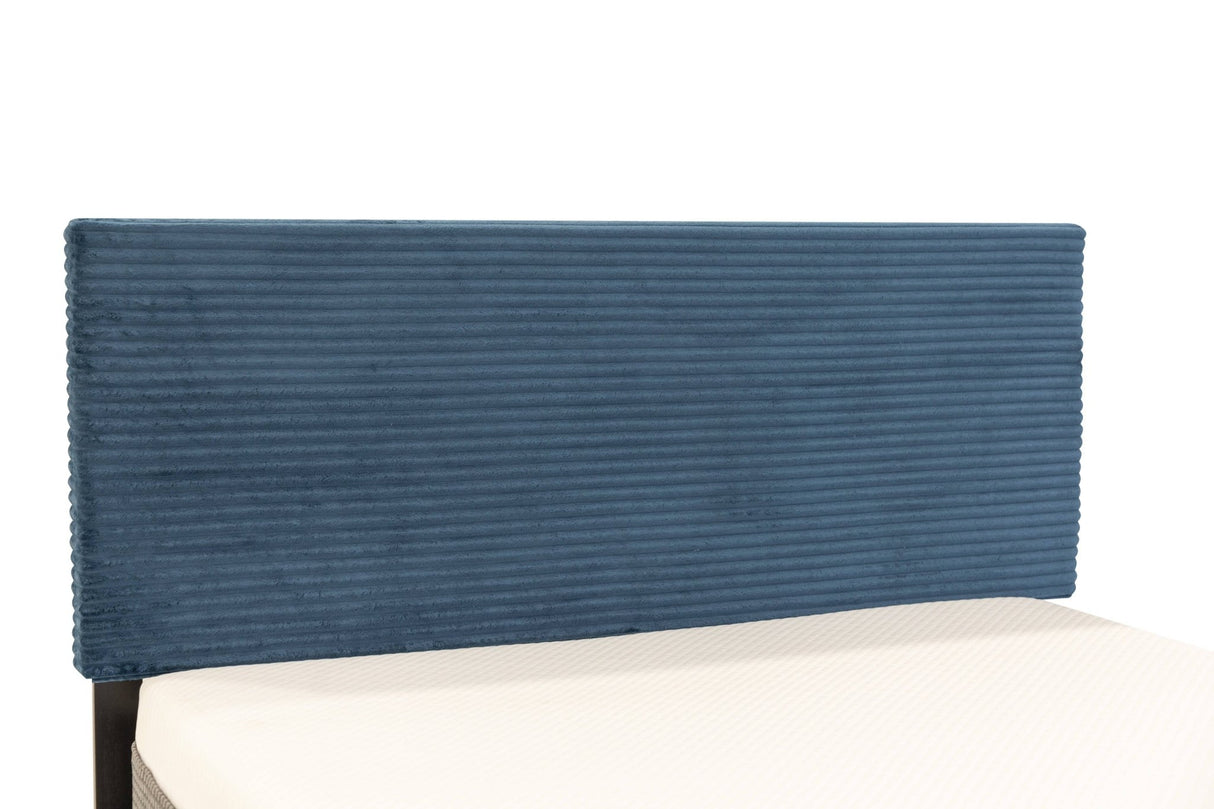 QUEEN BED WITH STORAGE BENCH by Mollai Collections | Bel Furniture